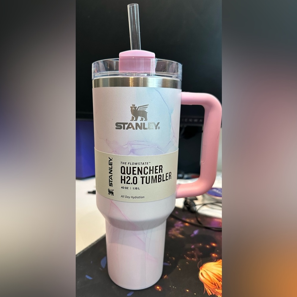 Stanley 40 oz tumbler in Tulle